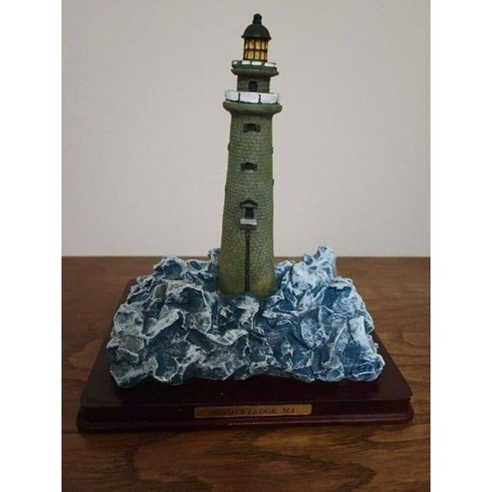 Oneida Studios Point Collection Lighthouse Minots Ledge, MA 1998